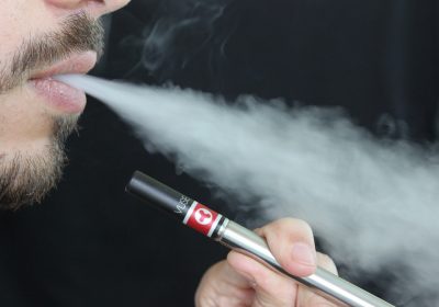 Santé : cigarette électronique, danger relatif