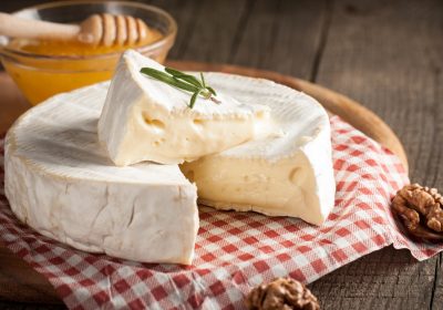 Difficile de respecter la loi pour les fabricants de Camembert
