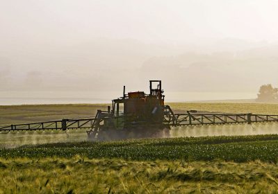 Environnement : l&rsquo;interdiction de pesticides dangereux attendra