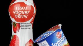 Environnement : pots de yaourts en plastique non recyclés