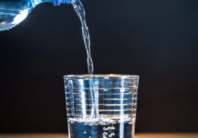 Santé : des traitements interdits pour l&rsquo;eau en bouteille